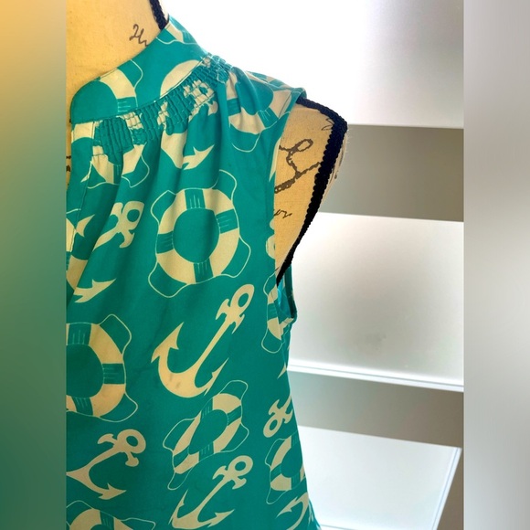 🧑‍🎄⭐️ Macbeth Collection sleeveless top size Small EUC - Picture 3 of 6